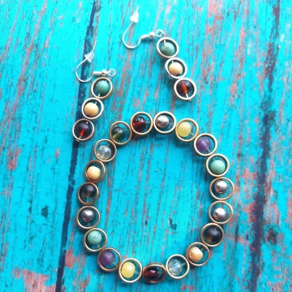 Beaded Goldtone and Silvertone Stretch Bracelet and Earrings Set